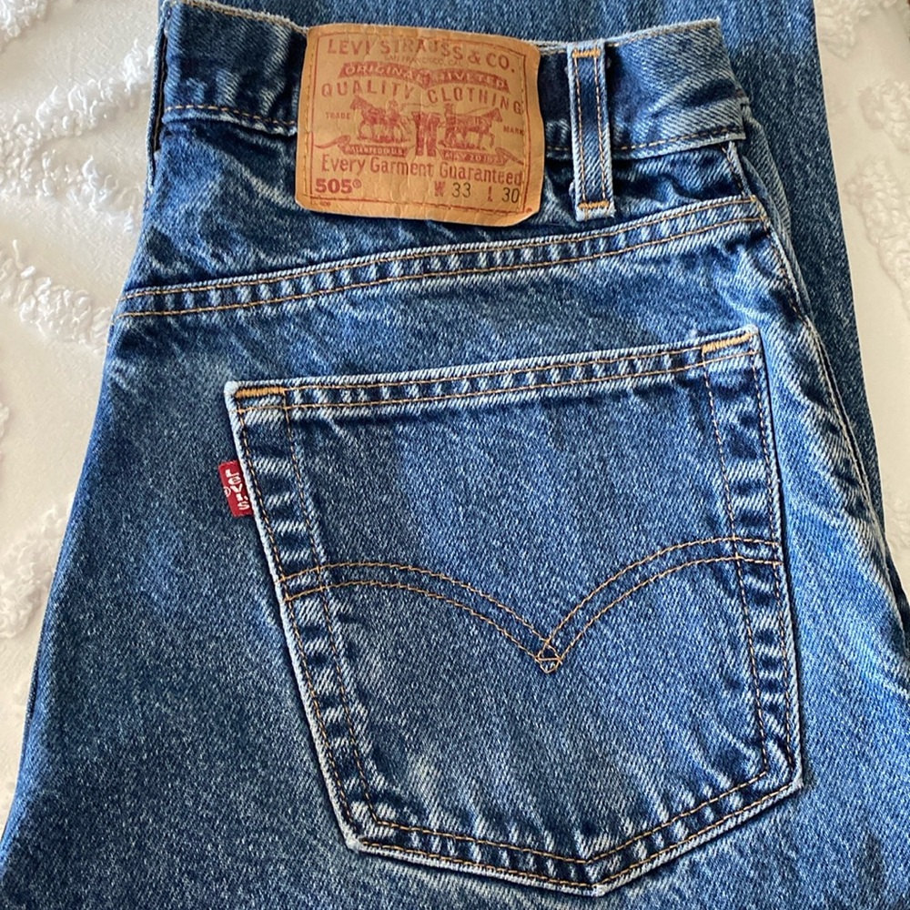 Levi Strauss Men’s 505 straight leg Jeans- 33x30 distressed Blue - gently used